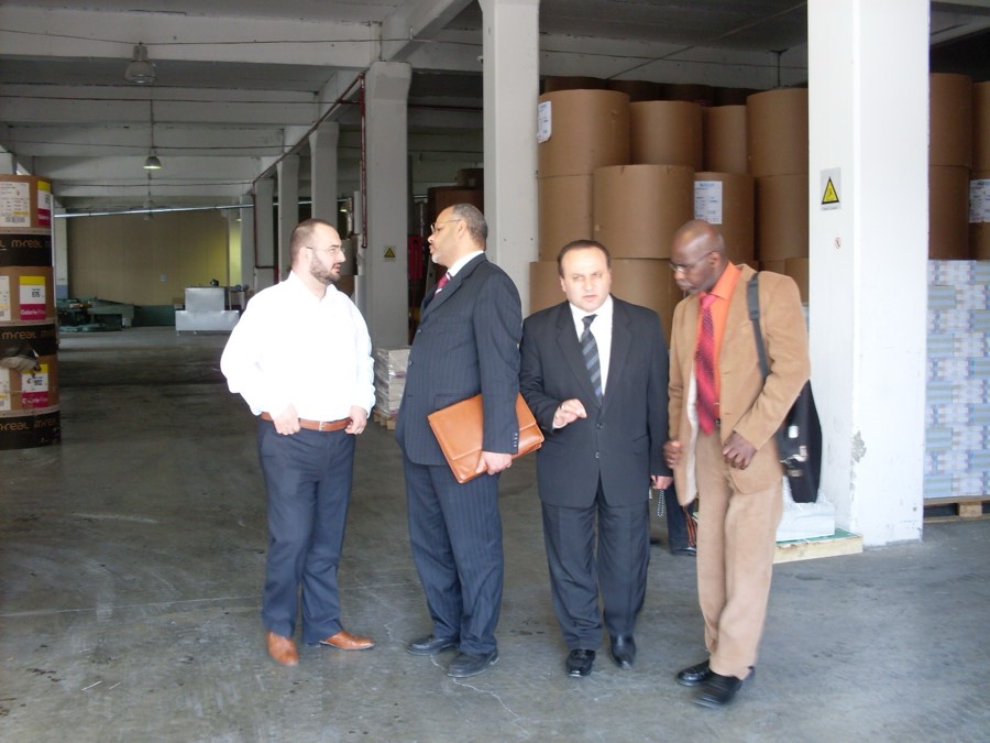 Uluslararası yatırımcılarla fabrika gezisi